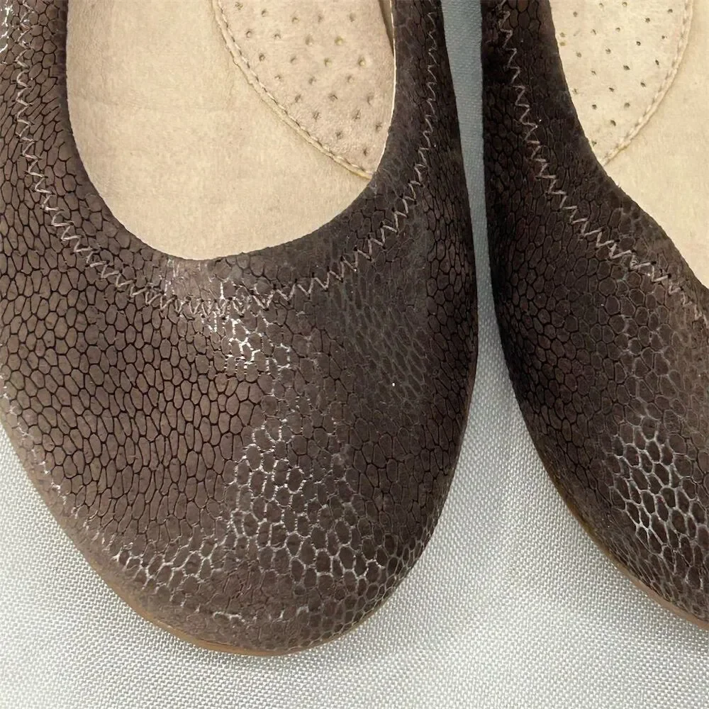 L.L. Bean Women's Brown Snakeskin Print Ballet Flats Size 6 NWOT